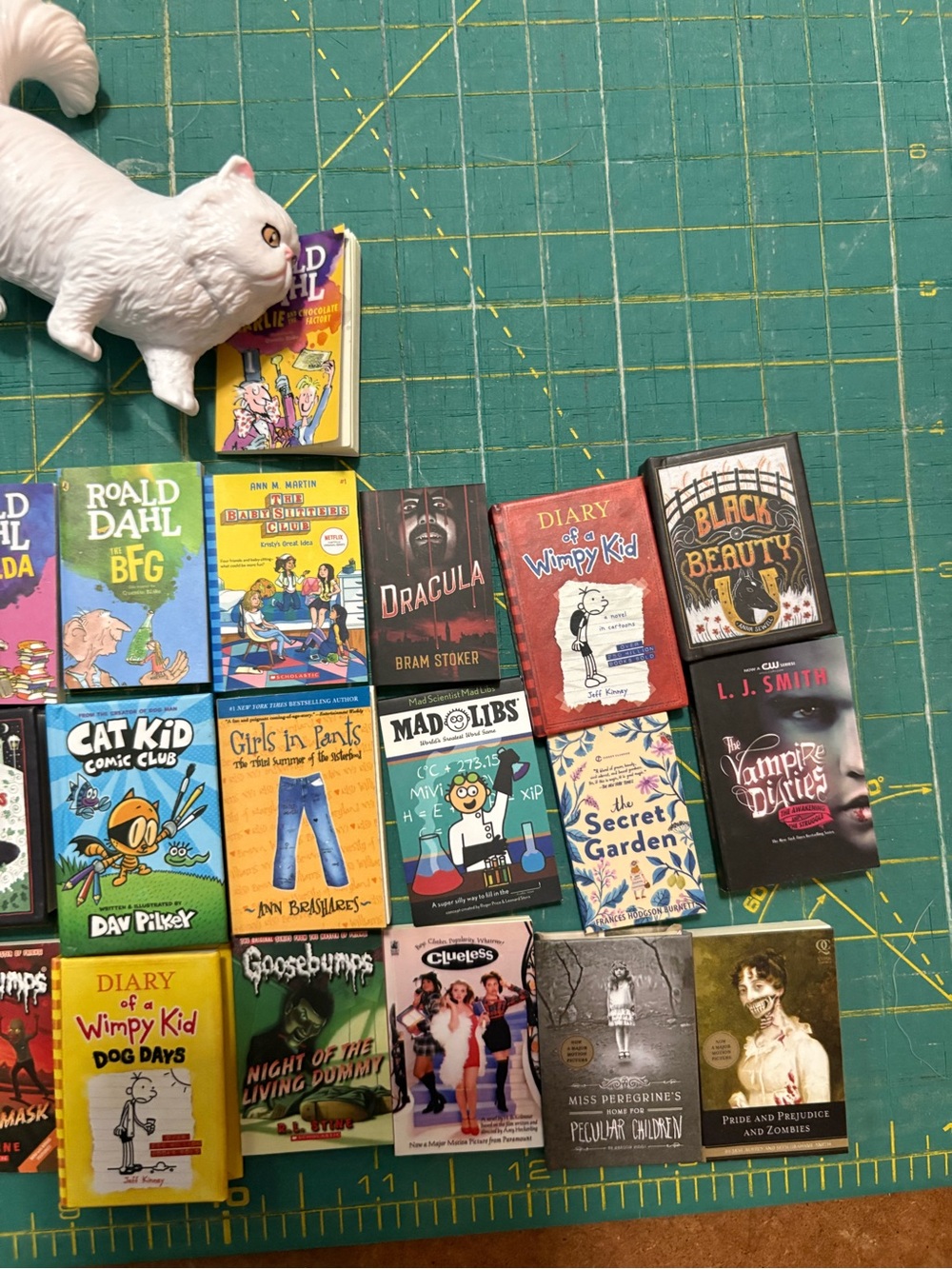 Mini Books Series 1 & 2 Mixed - Picture 5 of 5